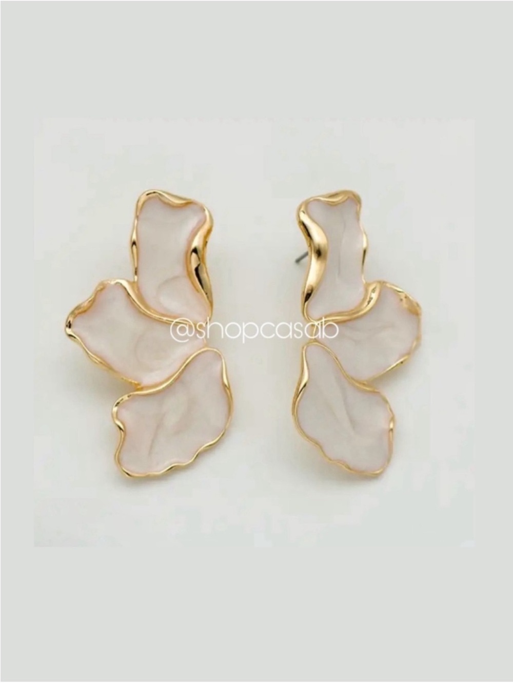 5⭐️CASA B| Gia Dainty Marbled Ivory Resin Golden Trim Petal statement Earrings